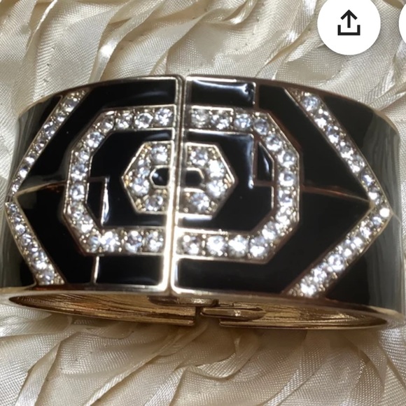 VINTAGE ART DÉCO BLACK ENAMEL CLAMPER BANGLE HINGED GOLD TONE RHINESTONED - Picture 3 of 9
